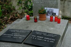 Fotografie hrobu: Josef Havlíček a Marta Jirásková