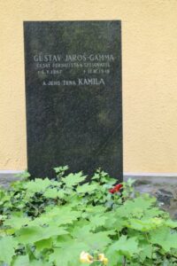 Fotografie hrobu: Gustav Jaroš Gamma