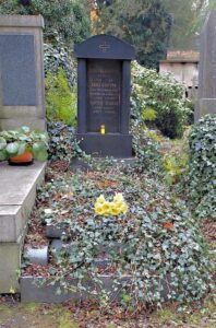 Fotografie hrobu: Adéla Volfová