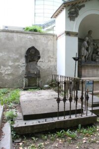 Fotografie hrobu: Marie Aloisie Karolína Desfours du Mont et Athienville