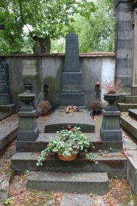 Fotografie hrobu: Ferdinand Čenský z Činova