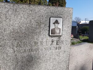 Fotografie hrobu: Jan Brůžek